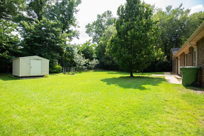 Building Photo - 1430 Lokey Dr