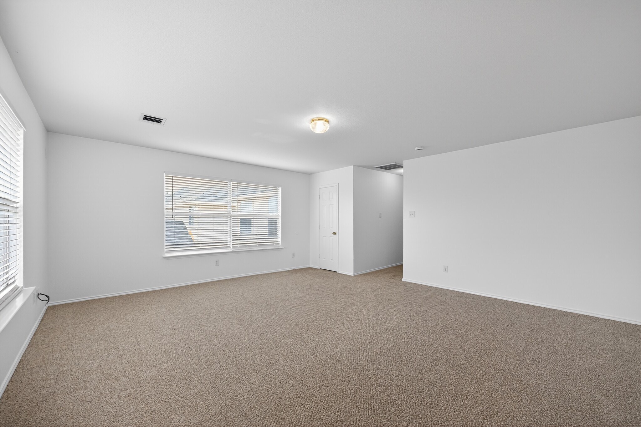 Building Photo - 2125 Elm Falls Pl