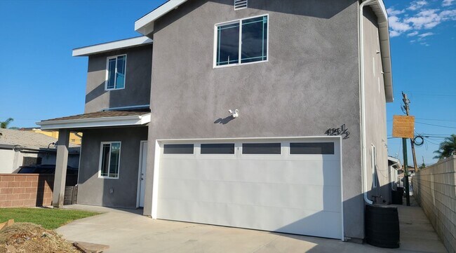 Building Photo - 129(425)