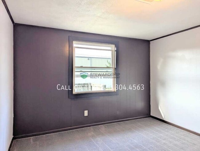 Building Photo - 930 N Ella St