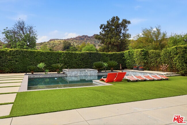 Building Photo - 9651 Sagebrush Ave