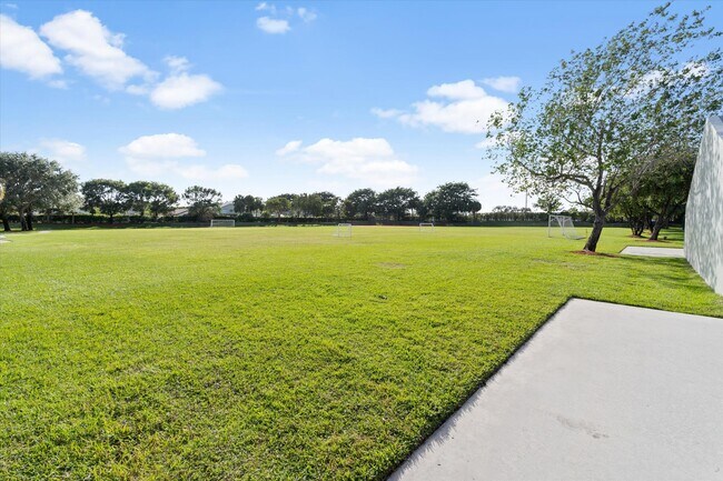 Building Photo - 7663 Great Oak Dr