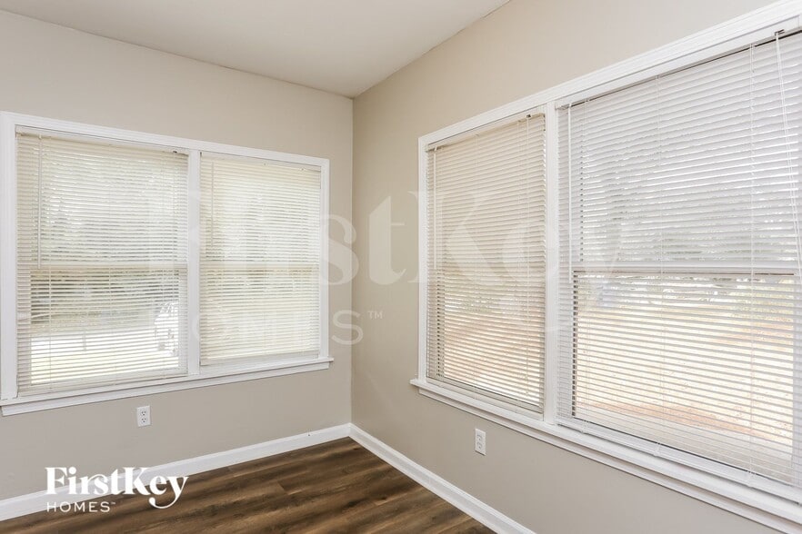 Building Photo - 1924 Shirley St SW