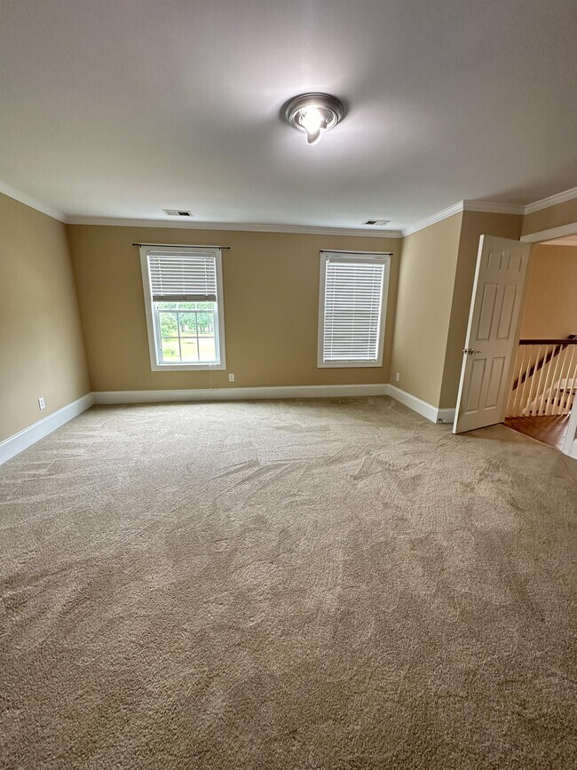 Building Photo - 407 Reserve Way