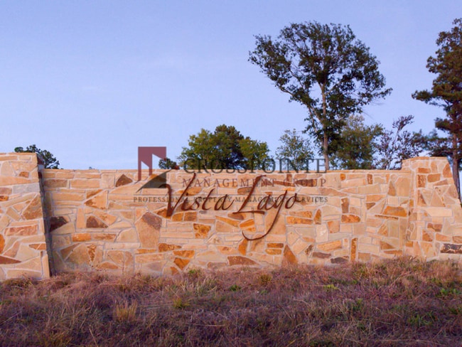 Building Photo - AVAILABLE! Stunning 3 bed, 2 bath, 1 car garage located in West Tyler!!