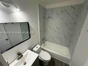 Building Photo - 1645 NE 175th St