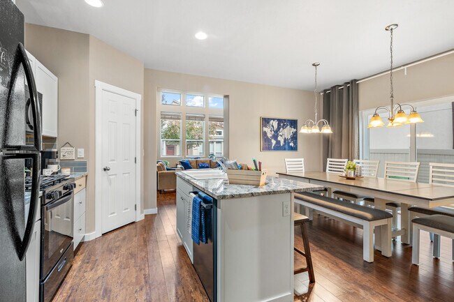 Building Photo - 2900 N Villere Ln