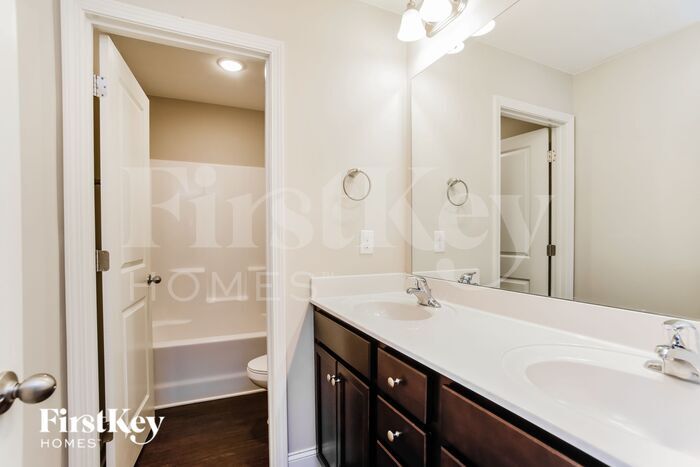 Building Photo - 9217 Evans Creek Ct