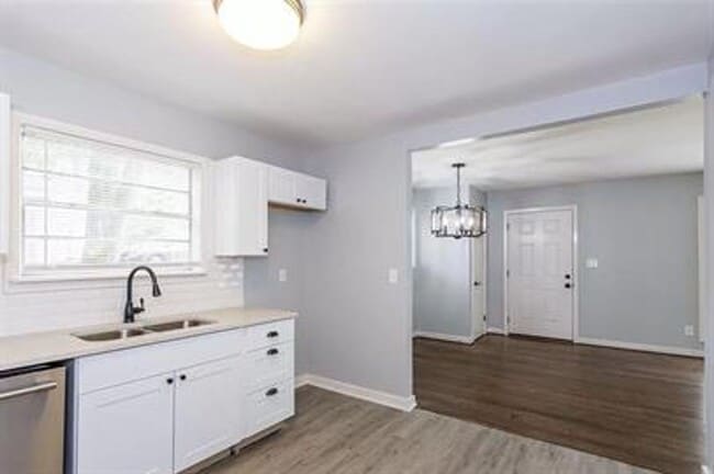 Building Photo - Modern 3BR/2BA Near UAB & Downtown