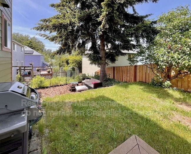 Building Photo - 2215 Wildflower Way