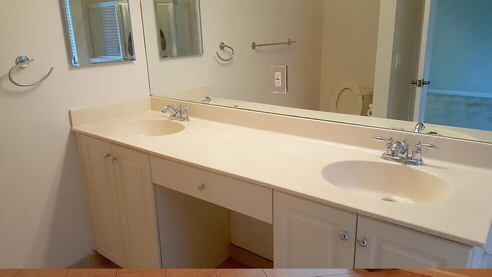 Building Photo - 7407 Briella Dr