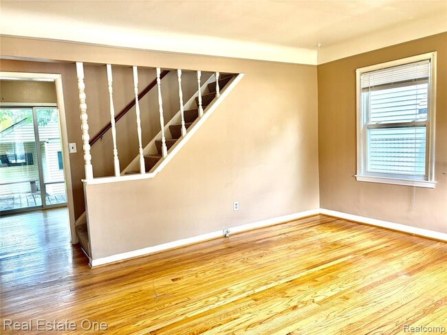 Building Photo - 2027 Brockton Ave