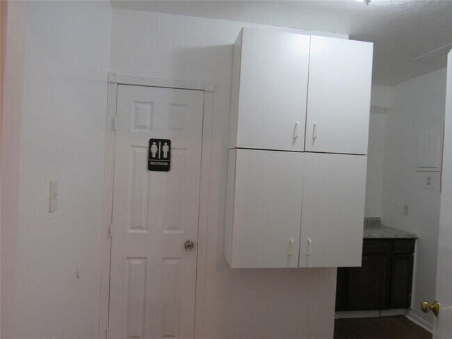 Building Photo - 14351 Torrey Chase Blvd