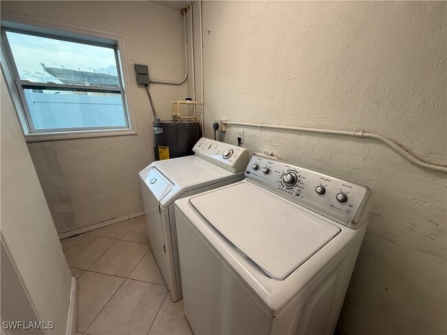 Building Photo - 6675 Fiesta Way