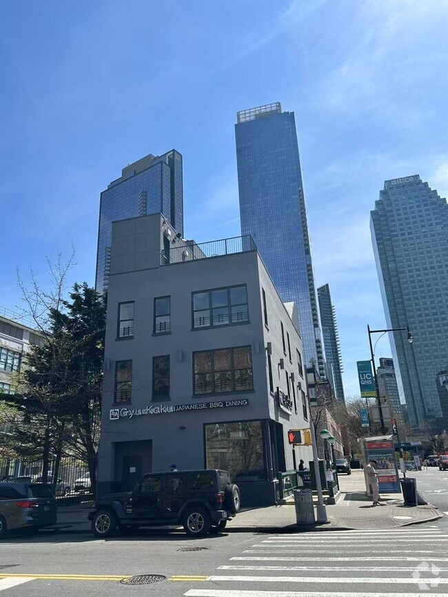 Building Photo - 45-04 Vernon Blvd