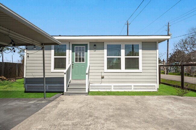 Building Photo - 632 E 38th St