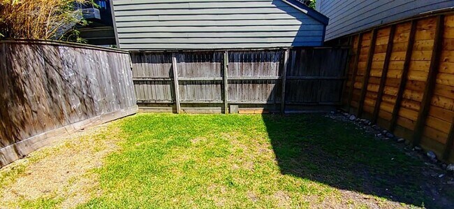 Building Photo - 1409 Wentworth St