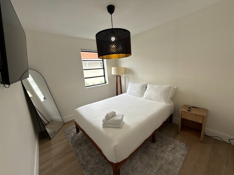 Building Photo - 1716 SW 11th St