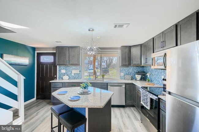 Building Photo - 800 Seckel Ct