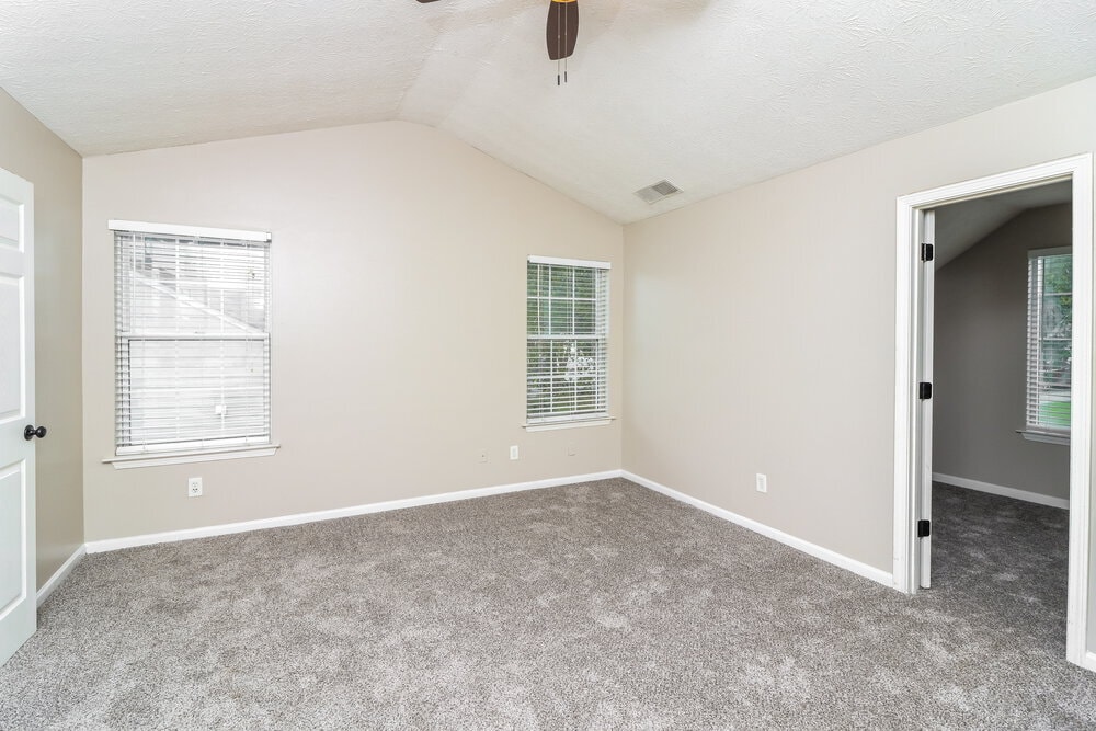 Building Photo - 2991 Heather Lake Dr