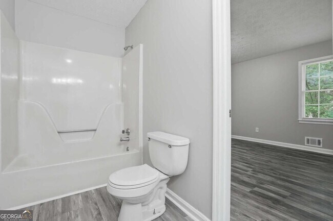 Building Photo - 5344 Ridgemere Ct