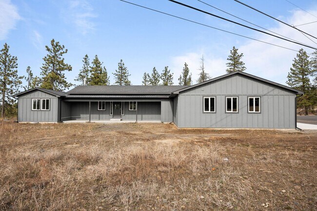 Building Photo - BEAUTIFUL Spacious Modern Grandview Single Level Home!