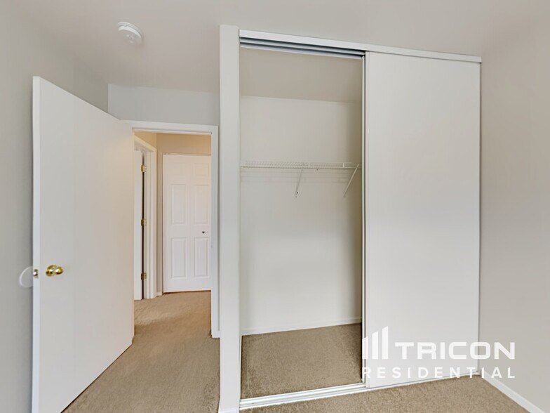 Building Photo - 7711 Mariner Cove Dr