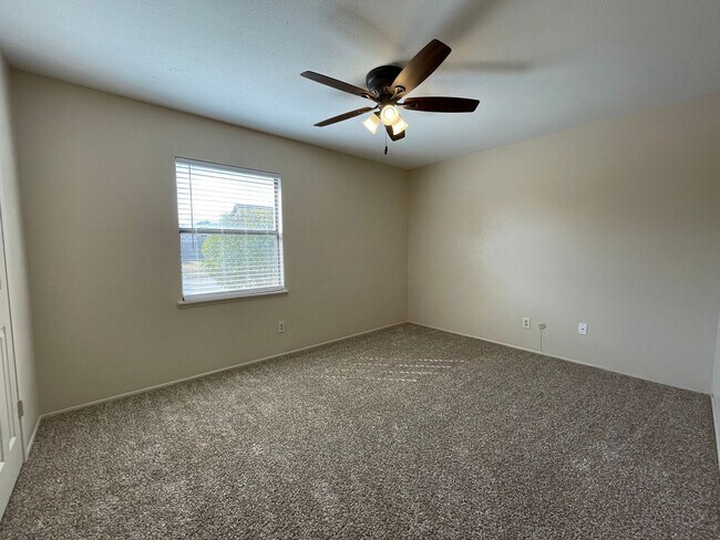 Building Photo - COMING SOON - SPACIOUS 3 BEDROOM 2 BATH BRICK HOME
