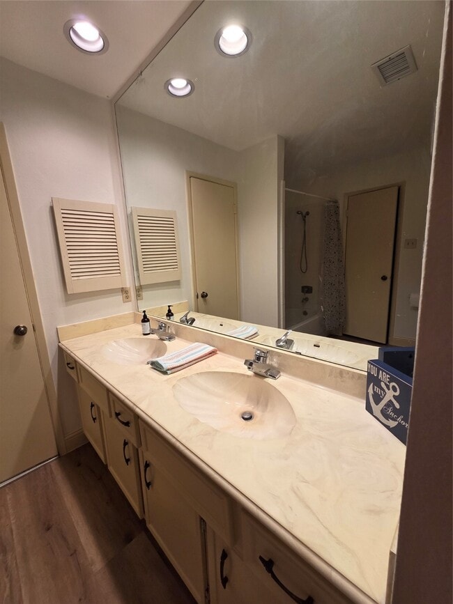 Building Photo - 14718 Earlswood Dr