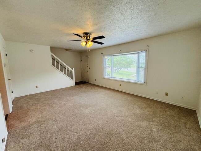 Building Photo - 435 Wakeman Ct NE