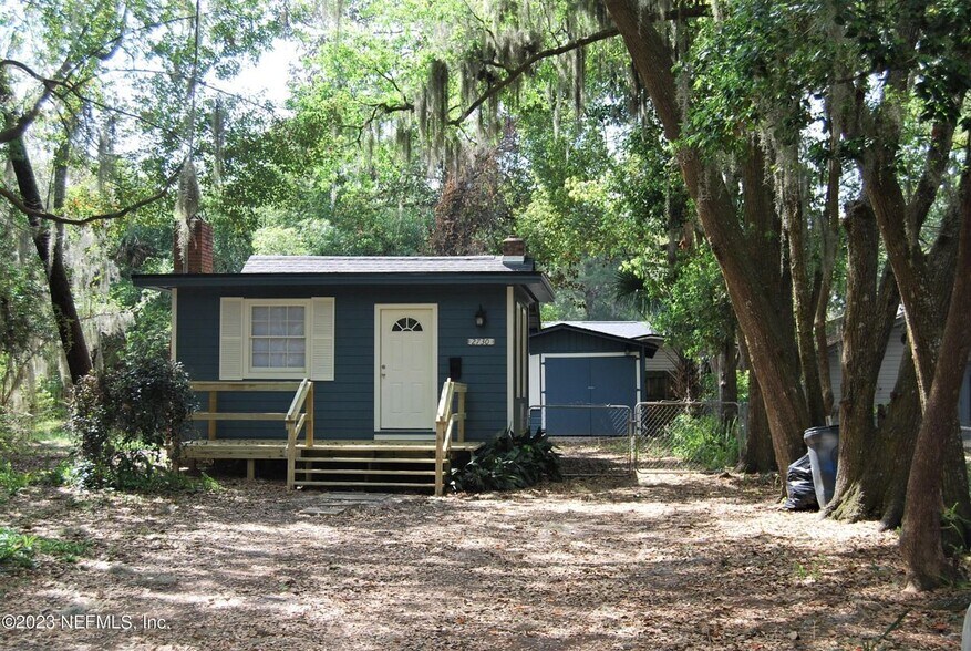 Building Photo - 2730 Apache Ave