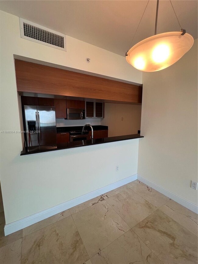 Building Photo - 1800 N Bayshore Dr