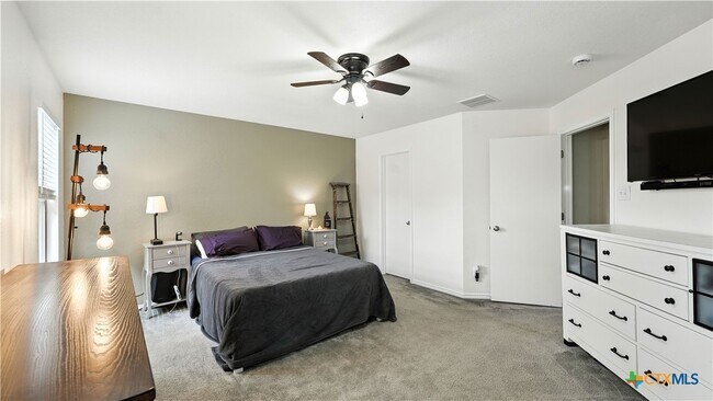 Building Photo - 208 Gatewood Clf