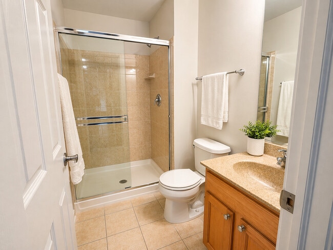 Building Photo - 121 Rosehall Dr