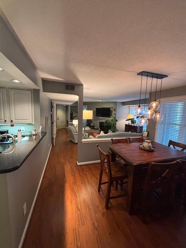 Building Photo - 1041 Wirewood Dr