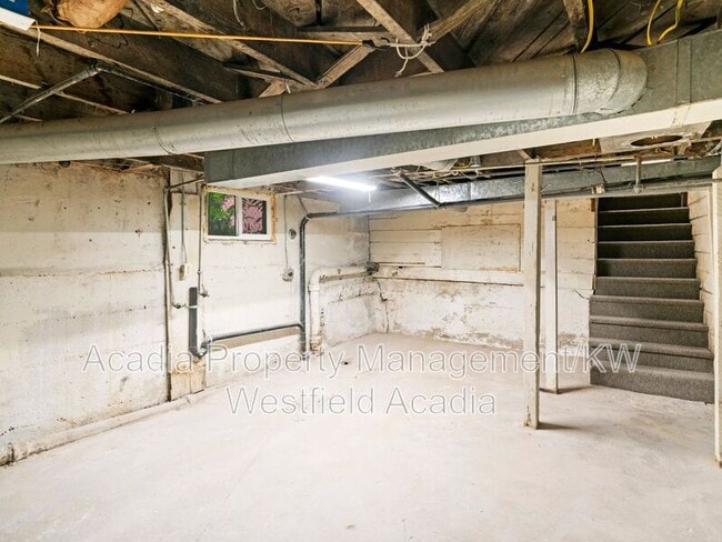 Building Photo - 3002 Porter Ave