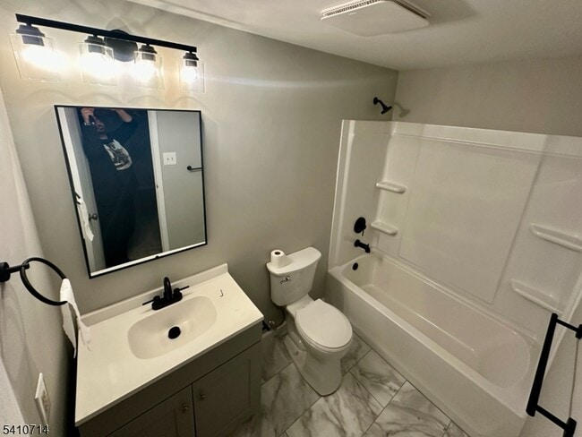 Building Photo - 59 Liberty Ln