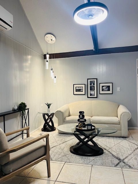 Building Photo - 228 Country Club Rd