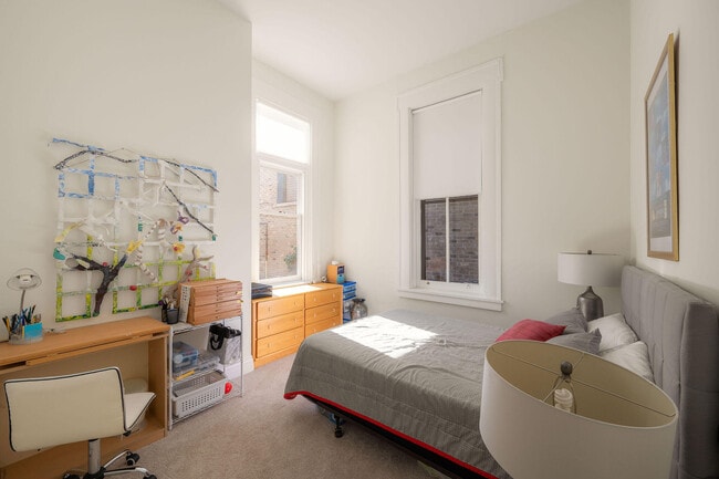 Building Photo - 225 Riverside Dr