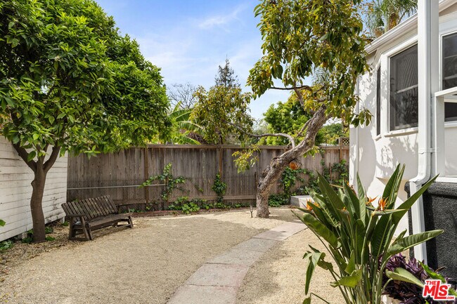 Building Photo - 741 N Dillon St