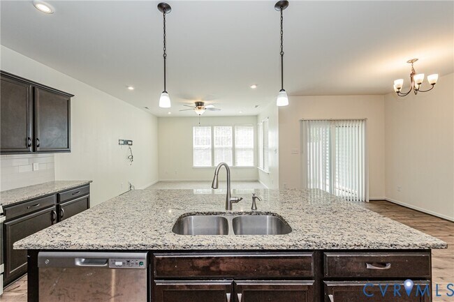 Building Photo - 18353 Palisades Ct