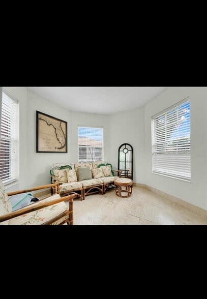 Building Photo - 5323 Hansel Ave