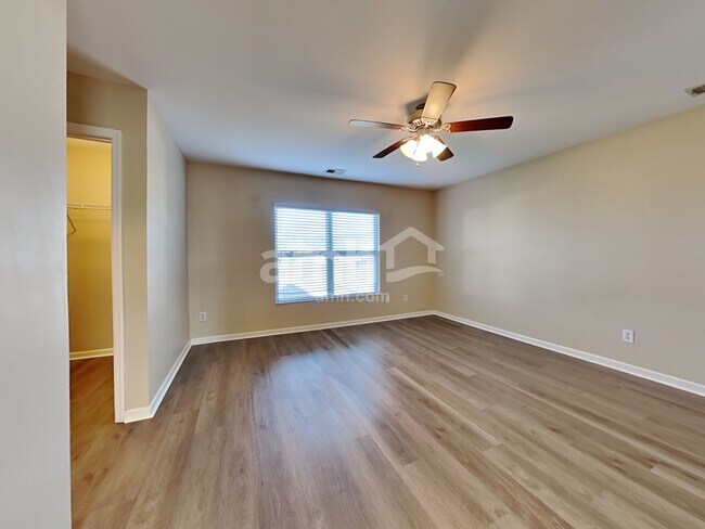 Building Photo - 241 Emerald Isle Dr