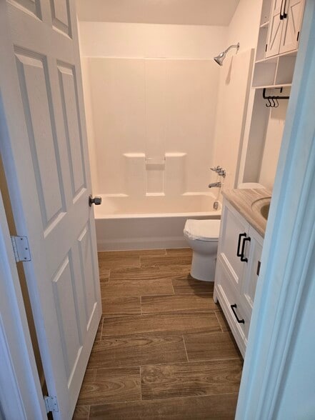 Building Photo - 906 King Ave