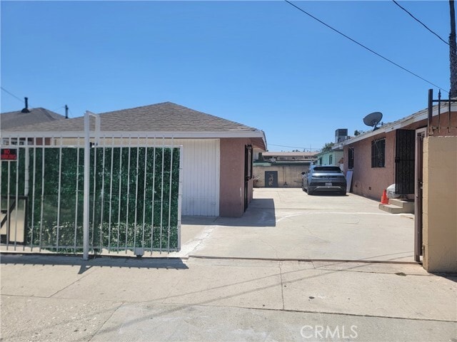 Building Photo - 10202 S Doty Ave