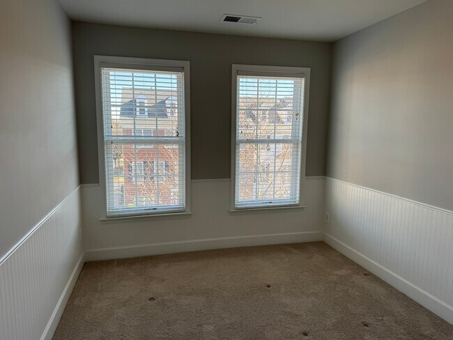 Building Photo - 14828 Potomac Branch Dr