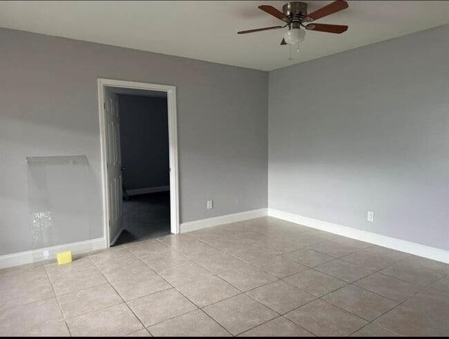 Building Photo - 8736 SE Algozzini Pl