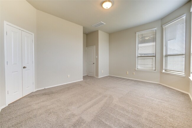 Building Photo - 4727 Crest Hill Dr