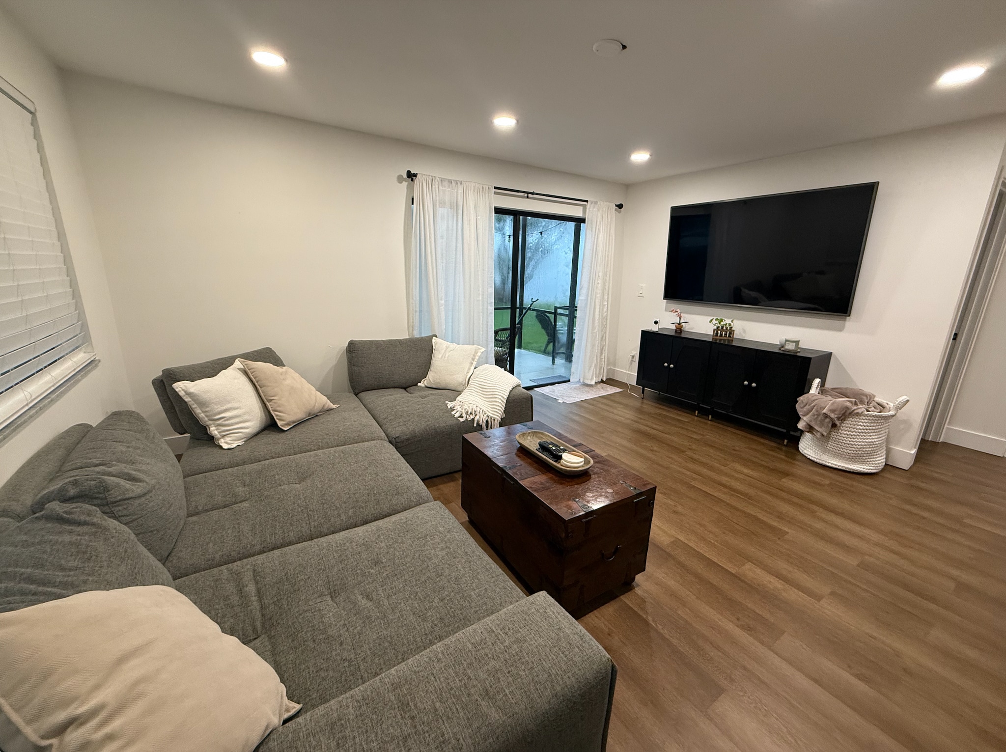 Living room - 1950 Bayberry Dr