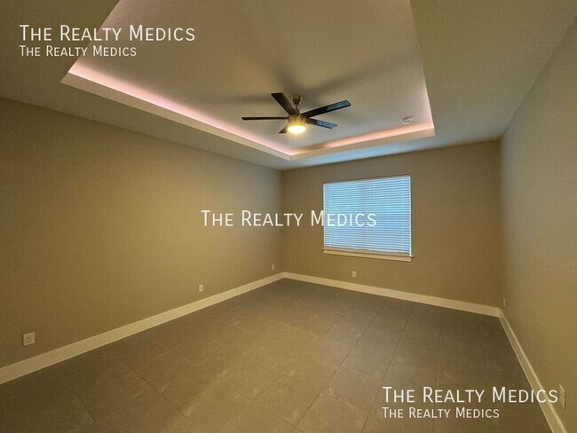 Building Photo - 119 Lily Ln